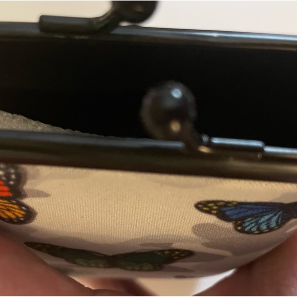 Cigarette pouch with Pockets and 1 pocket zips (butterflies) - Picture 3 of 5